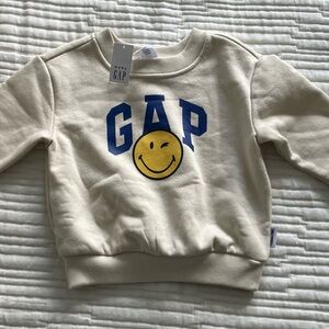 Gap Smiley Sweatshirt NWT 12-18m